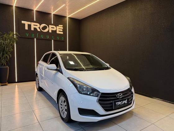 HYUNDAI HB20 1.0 COMFORT PLUS 12V FLEX 4P MANUAL HYUNDAI HB20 1.0 COMFORT PLUS 12V FLEX 4P MANUAL